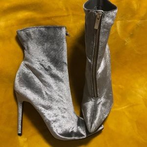 Gray Suede, Front zipper Bootie